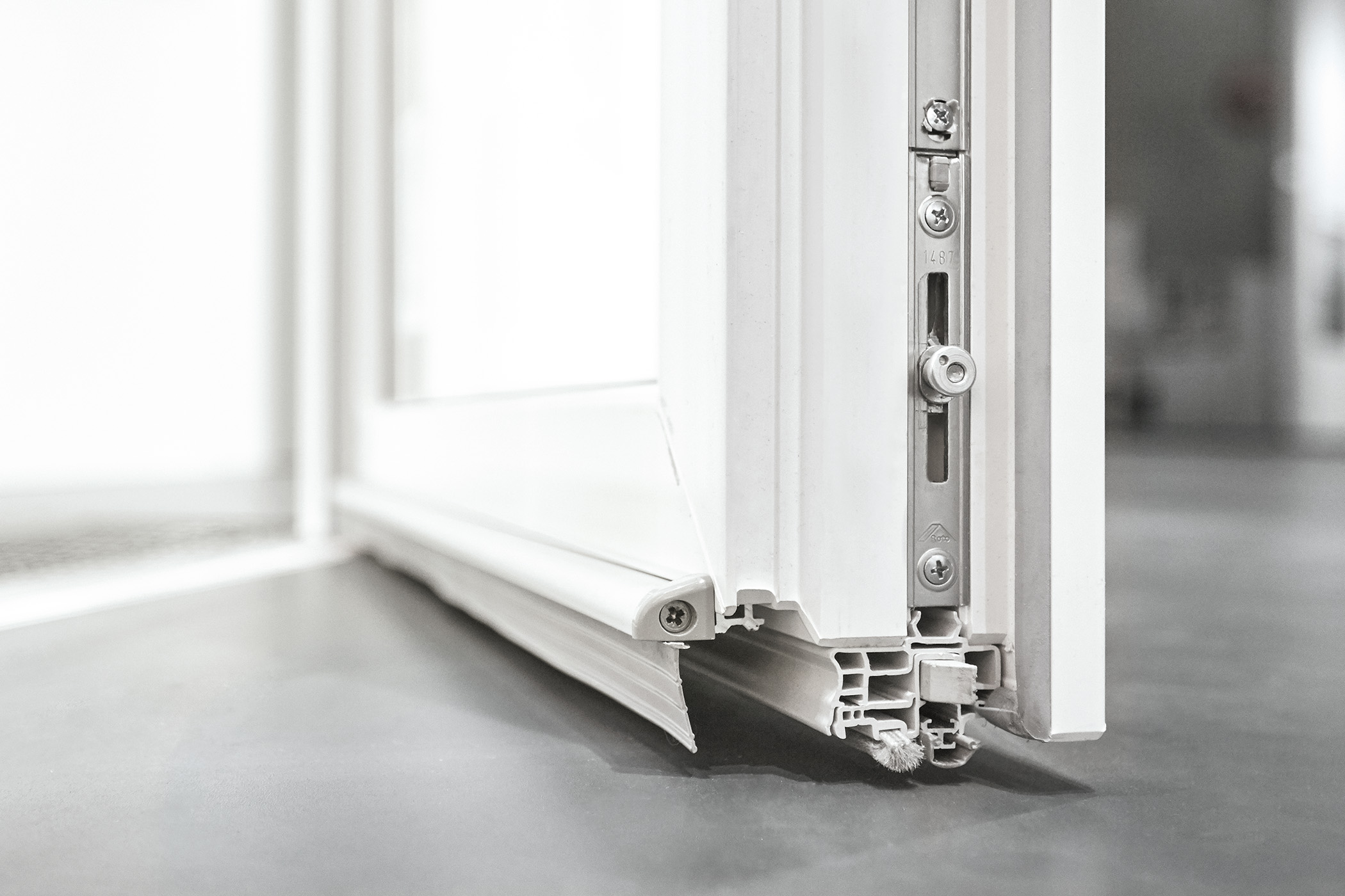 Roto Eifel - Junta suelo-puerta Texel con vierteaguas